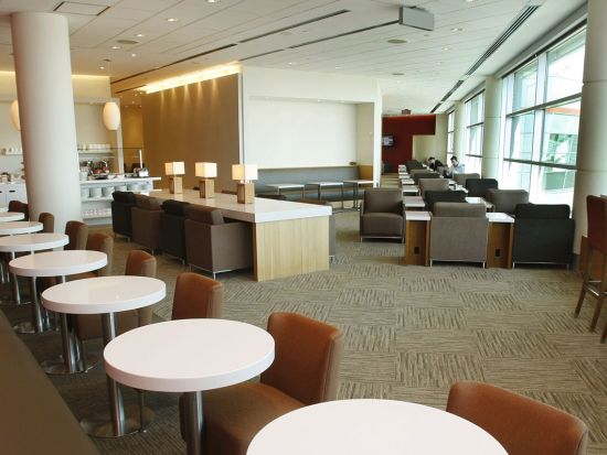 トロント・ピアソン国際空港（YYZ）ラウンジチケット☆プラザ・プレミアムラウンジ（Plaza Premium Lounge）*ターミナル3