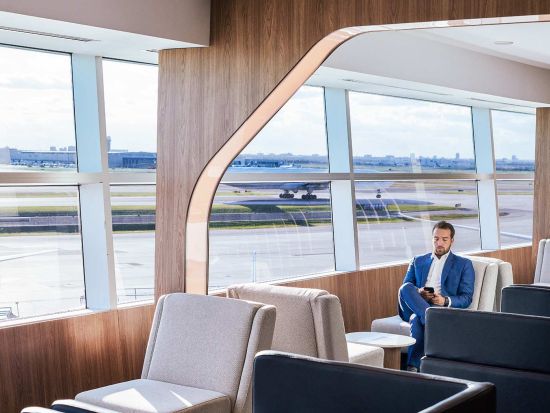 トロント・ピアソン国際空港（YYZ）ラウンジチケット☆プラザ・プレミアムラウンジ（Plaza Premium Lounge）*ターミナル3