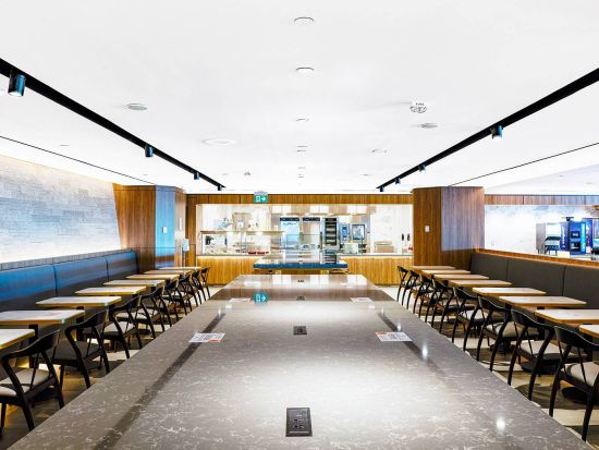 トロント・ピアソン国際空港（YYZ）ラウンジチケット☆プラザ・プレミアムラウンジ（Plaza Premium Lounge）*ターミナル3