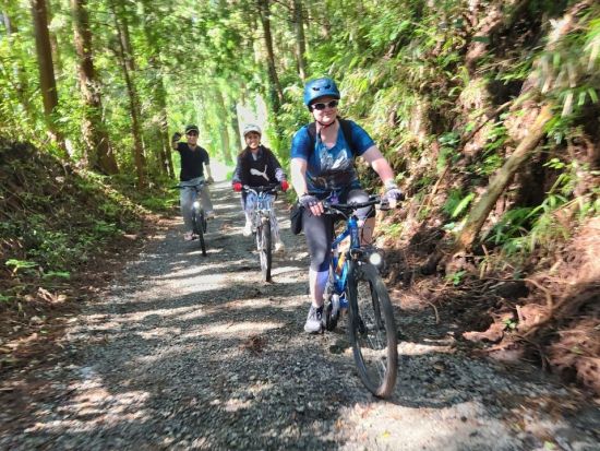 阿蘇カルデラ「千年の草原」E-MTBライド 専門ガイドがご案内 千年の草原特別サイクリング体験＜阿蘇発＞