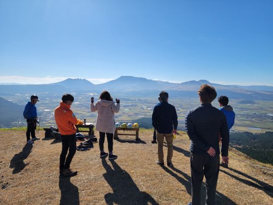 阿蘇カルデラ「千年の草原」E-MTBライド 専門ガイドがご案内 千年の草原特別サイクリング体験＜阿蘇発＞