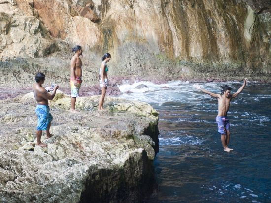 四輪バギー体験＋グロットシュノーケリング　人気アクティビティのセットプラン＜送迎あり＞ byマリアナス トレッキング