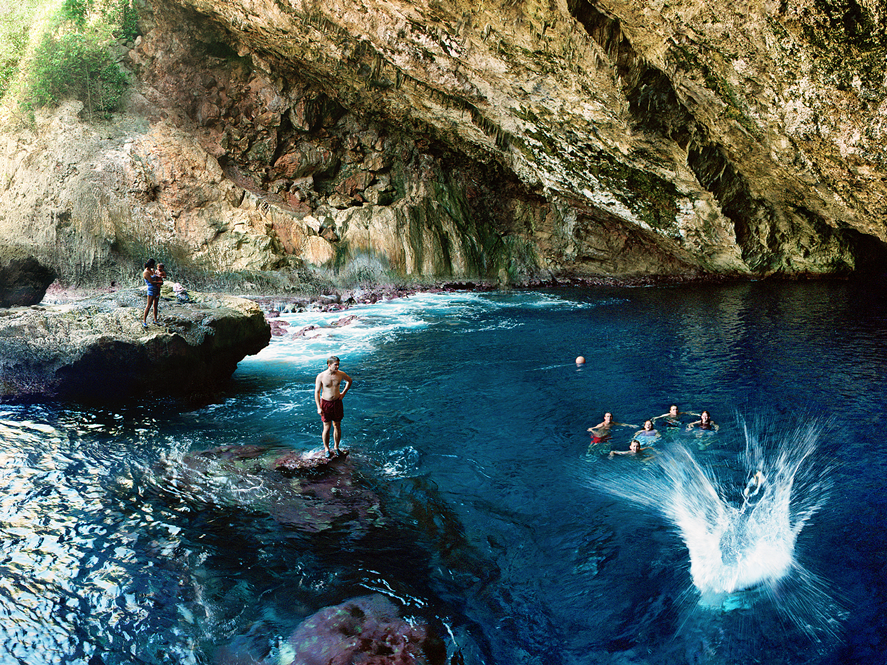 サイパン 現地オプショナルツアー
四輪バギー体験 + グロットシュノーケリング