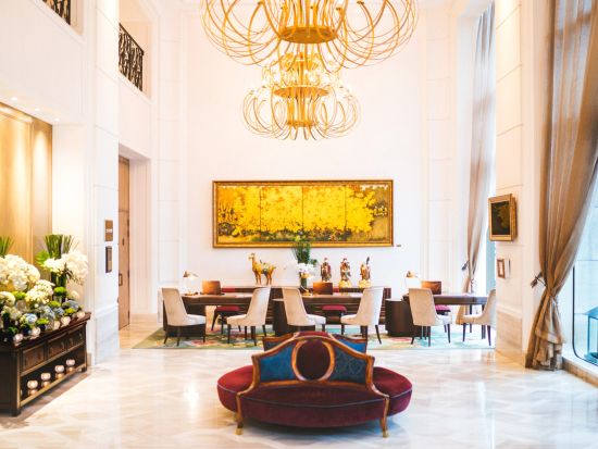 夜便でご帰国の方向け！5つ星ホテル「デザールサイゴンMギャラリーコレクション」にてマッサージorアフタヌーンティー＜ホーチミン市内ホテルお迎え＆空港お送り＞