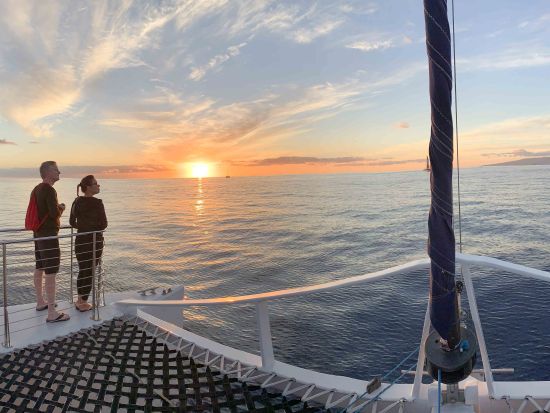 サンセットセーリング　マカニ号　嬉しいドリンク追加オプションあり！＜ワイキキ送迎可／ケワロ湾発＞