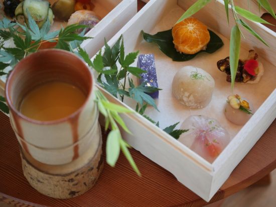 「禅坊靖寧」ZENアフタヌーンティー / ディナー 禅坊デッキでいただく心と身体を満たす新感覚のウェルネスフード 瞑想・ヨガ付き＜2時間～／淡路島＞