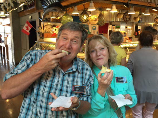 ノースバンクーバー造船所食べ歩きツアー　地元料理やクラフトビールなどおすすめグルメを堪能　立ち寄り9か所 ＜試食＆試飲付／英語ガイド＞