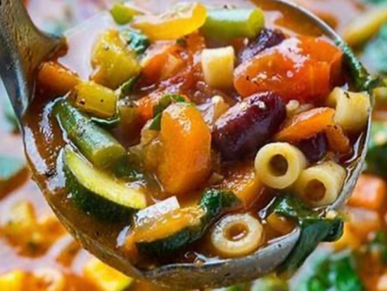 ノースバンクーバー造船所食べ歩きツアー　地元料理やクラフトビールなどおすすめグルメを堪能　立ち寄り9か所 ＜試食＆試飲付／英語ガイド＞