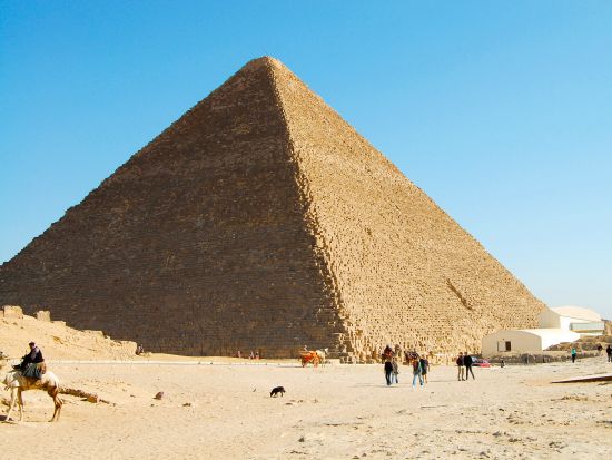 【貸切】さくっとエジプトを楽しむ◎三大ピラミッド&スフィンクス半日観光　*選べるラクダ乗り&ピラミッド入場＜半日／日本語or英語／送迎付／チップ込／カイロ発＞