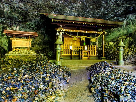 pixta_42846279_天岩戸神社 天安河原