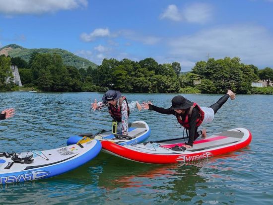 レイクSUP体験 北海道の大自然を湖の上から満喫 安定感抜群のボートなので初心者も安心♪＜4～11月／小学生以上＞byTACとかちアドベンチャークラブ
