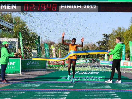 paris-marathon-finish