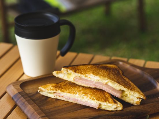 ビーチサイドキャンプ 嬉しい食事付♪1泊2日ビーチサイドでのんびり過ごす 沖縄の自然を感じながら手ぶらで本格キャンプを満喫＜1泊2日／朝夕食事付／恩納村＞