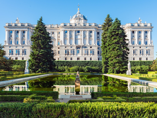 西洋美術史の専門家、公認ガイドペドロさんと行く！ マドリード王宮＜選べる出発時間／1.5時間／日本語／マドリード発＞