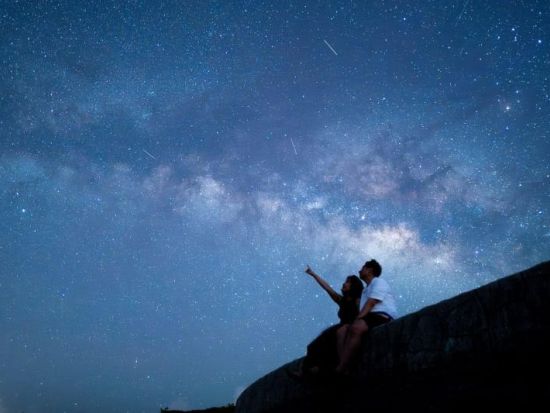 星空フォトツアー 女性やカップルにおすすめ！美しい星空の下で素敵な思い出を撮影 お好みのプランでひと味違う星空フォトを実現♪＜30分／宮古島＞