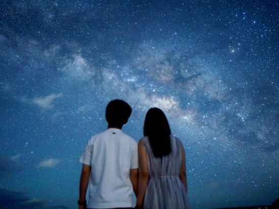 星空フォトツアー 女性やカップルにおすすめ！美しい星空の下で素敵な思い出を撮影 お好みのプランでひと味違う星空フォトを実現♪＜30分／宮古島＞