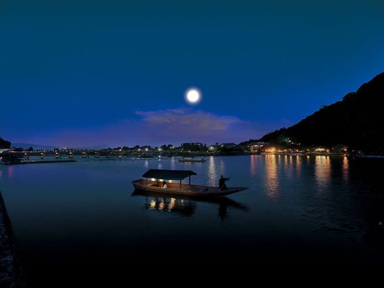 【メインビジュアル】月と船