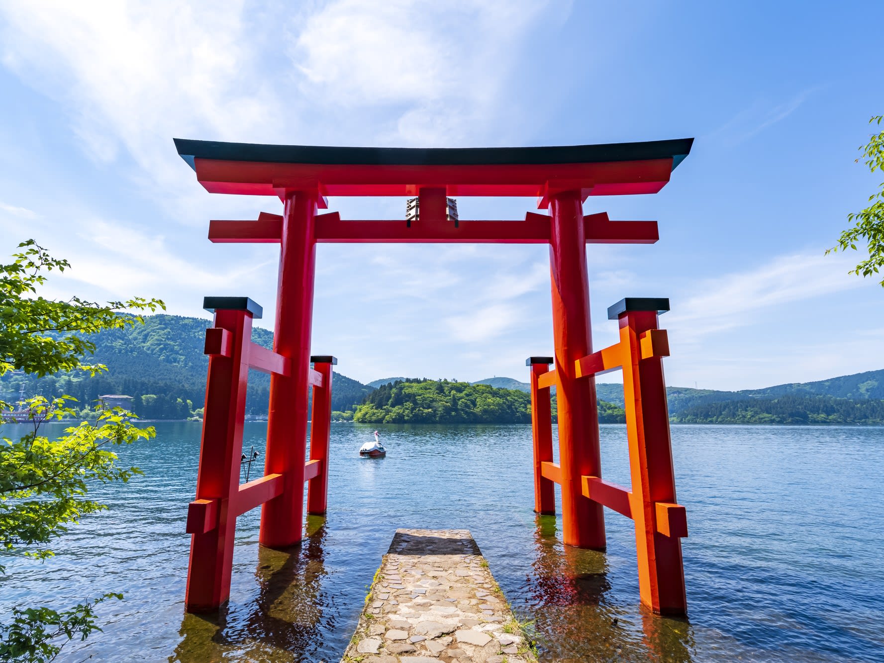 英語バスツアー】インバウンド向けツアーに参加！ 箱根神社+大涌谷+河口湖クラフトパーク+富士みちを巡る日帰り観光＜上野・品川発／英語ガイド＞ |  東京の観光u0026遊び・体験・レジャー専門予約サイト VELTRA(ベルトラ)