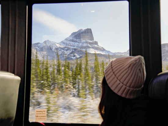 【都市間送迎】ジャスパー市内ホテル ⇒ エドモントン ＜乗合／英語ドライバー＞