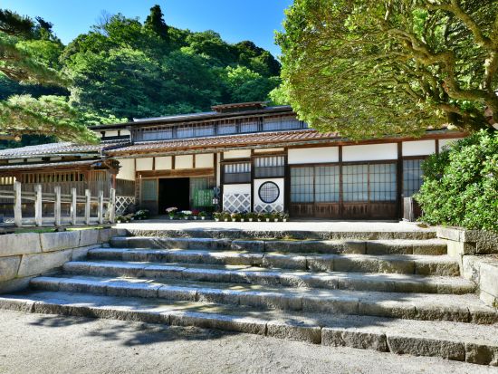 【VIVANT】櫻井家住宅/可部屋集成館から鬼の舌震までの聖地巡礼ツアー 出雲大社＋たたらで栄えた奥出雲の貸切観光タクシー＜5時間30分～／1-4名／松江市発＞