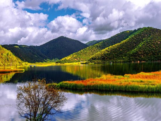 【茶馬古道を行く雲南逍遥5日間】バックパッカーの聖地「大理」＋美しい町並み「麗江古城」＋桃源郷「シャングリラ」＜専用車と専属日本語ガイド付／昼食付/宿泊付＞