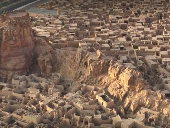 アルウラ発 ヘリコプター遊覧飛行＜英語ガイド／送迎付きプランあり＞