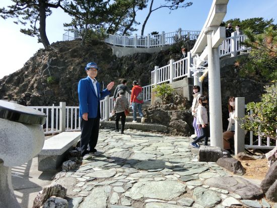 桂浜散策＋カツオの藁焼きタタキ体験ツアー 坂本龍馬が愛した桂浜と高知のグルメを満喫する旅 ＜午前／昼食付／MY遊バス 桂浜券付／こうち旅広場発・高知市内着＞