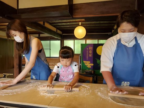 京都名物・茶蕎麦打ち体験 奈良の郷土料理「柿の葉寿司」＆「葛餅」作りのセットプランも♪＜90分～／午前／和束町＞