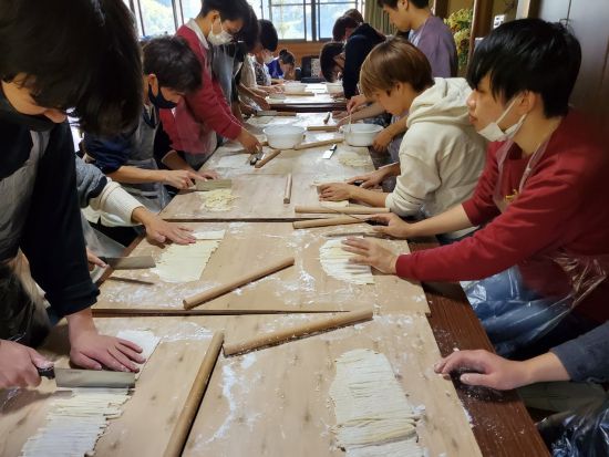 京うどん作り体験 京都の郷土料理「京野菜の天ぷら」＆「八つ橋」作りのセットプランも♪＜90分～／午前／和束町＞