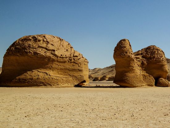 【貸切】ファイユーム・オアシス満喫◎世界遺産クジラの谷＋エジプト唯一の滝＋自然保護区＋ムダワラ山＋4WDジープ砂漠サファリ ＜終日／日本語／送迎付／カイロ発＞