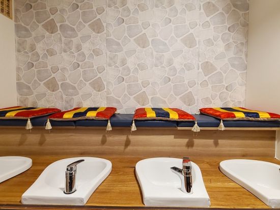 ミナミ・エステサロン　丁寧な素手マッサージが好評！選べる骨気（コルギ）or 全身ケアコース＜日本語OK／明洞駅徒歩6分＞