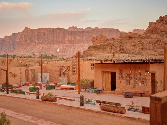 悠々の歴史と絶景に出会う！アルウラ旧市街 ウォーキングツアー＜混載／英語ガイド＞
