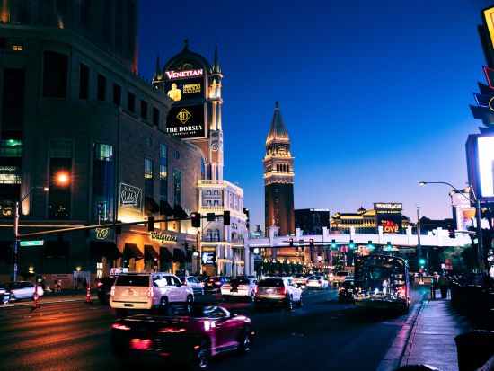 【空港送迎】ハリー・リード国際空港 ⇔ ラスベガス市内 ＜乗合／英語ドライバー＞