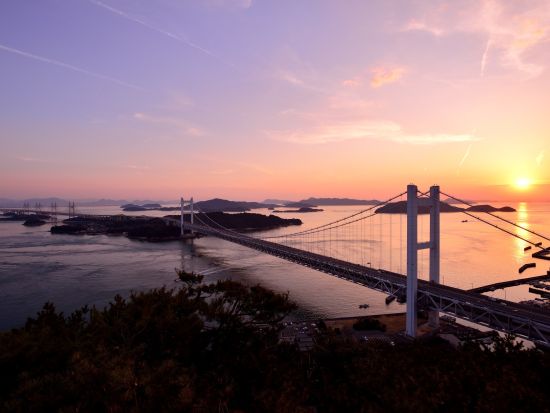 貸切観光タクシー 瀬戸内海夕焼けスポット巡り＜2時間／1⁻9名／高松発着＞4名参加で1名3,400円～ by 平井タクシー