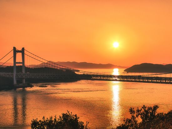 貸切観光タクシー 瀬戸内海夕焼けスポット巡り＜2時間／1⁻9名／高松発着＞4名参加で1名3,400円～ by 平井タクシー