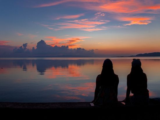 宮古島観光+サンセットフォトツアー 短時間でさくっと観光しながら宮古島の夕日をバックに撮影 贅沢で特別な瞬間をプロの手で最高の写真に♪＜1時間／宮古島＞