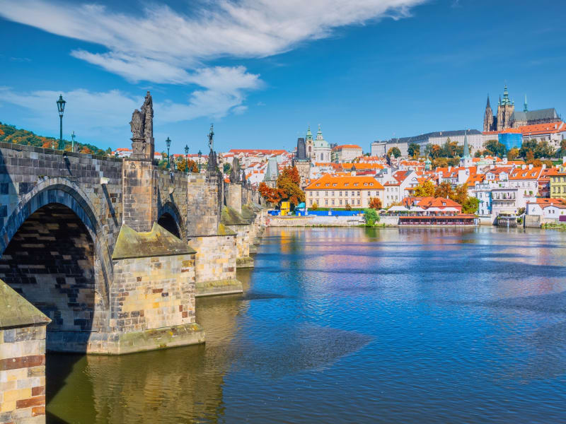 Prague_Charles Bridge_pixta_81902478_M (1)