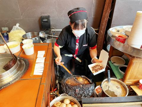 老舗レストラン「度小月」 食事券＆事前予約サービス　120年以上の歴史を持つ名店の担仔麺を堪能 ＜忠孝店＞