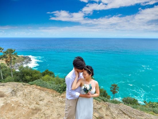 タイの絶景スポットで撮るウェディング＆アニバーサリーフォト　プロカメラマンがお二人の素敵な瞬間を逃すことなくカメラにおさめます＜送迎／簡単なヘアメイク付＞ 