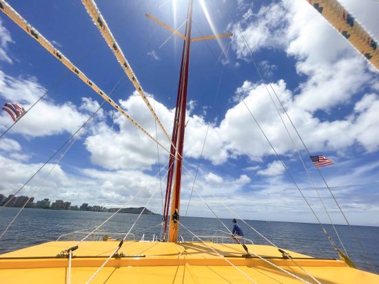 ボートクルーズ　ナ・ホクⅢ号　アルコール含むドリンク飲み放題付き！ワイキキビーチからの出航でアクセス抜群＜1時間／ワイキキ発＞