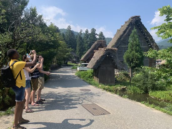 【多言語対応】半日観光ツアー 世界遺産・白川郷をガイド付きでご案内！四季折々の魅力を堪能 ＜2～4時間／2～12名／岐阜 白川村＞