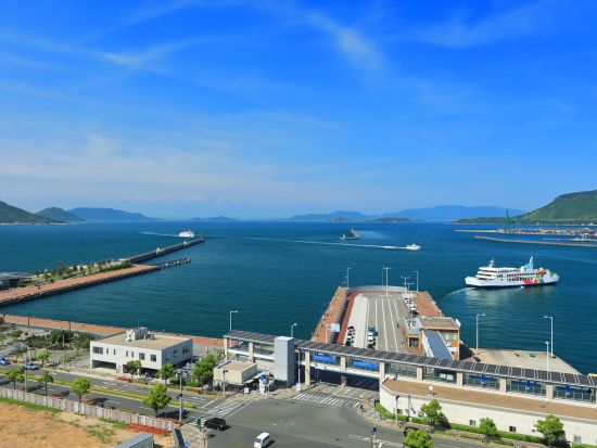 貸切観光タクシー 空港送迎サービス 高松空港⇔高松港・高松市内ホテル＜1時間／1-9名＞4名参加で1名1,700円～ by 平井タクシー