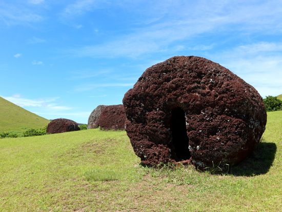 Chile_Easter Island_プカオ_pixta_62369932_M (1)