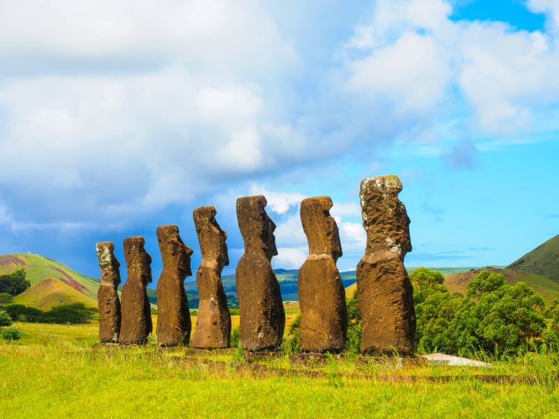 Chile_Easter Island_アキビ_pixta_72524636_M (1)