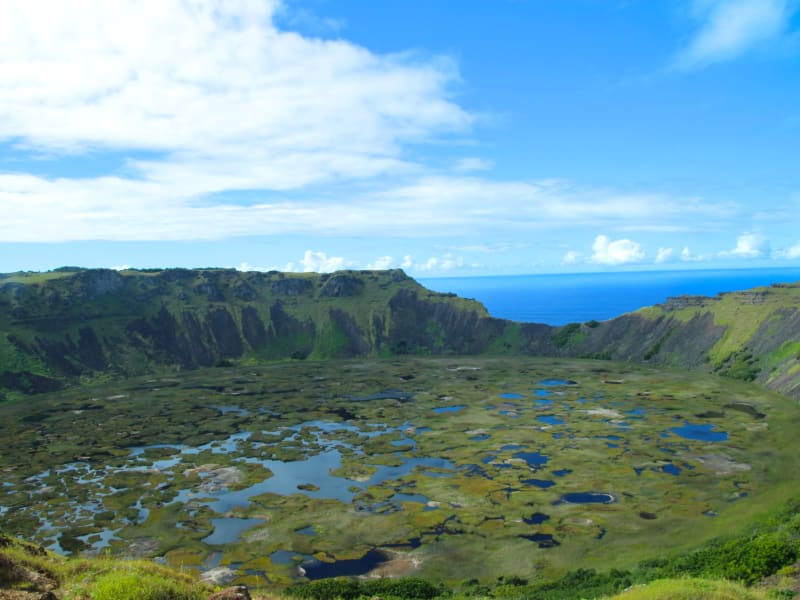 Chile_Easter Island_ラノ・カウ火山湖_pixta_23176595_M