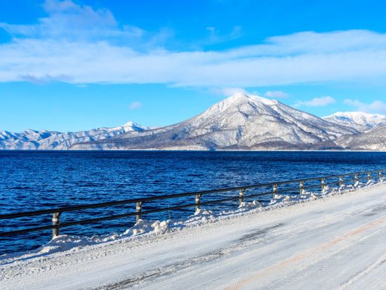 札幌発 支笏湖＆洞爺湖 日帰りバスツアー 有珠山ロープウェイも乗車＜昼食付きプランあり／1名から催行／札幌駅前発着＞