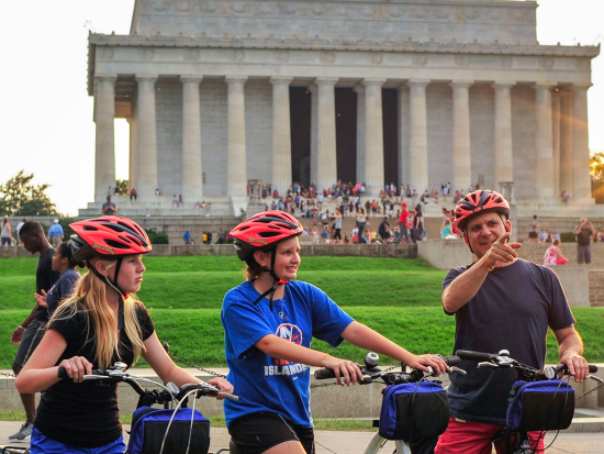 ワシントンD.C.　夜のサイクリングツアー 米国首都の観光名所めぐり＆スポットでの撮影タイムあり ＜3時間／英語ガイド＞by Unlimited Biking