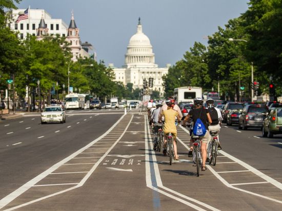 ワシントンD.C.　サイクリングツアー　キャピトル・ヒルや観光名所めぐり＆スポットでの撮影タイムあり＜2時間／英語ガイド＞by Unlimited Biking