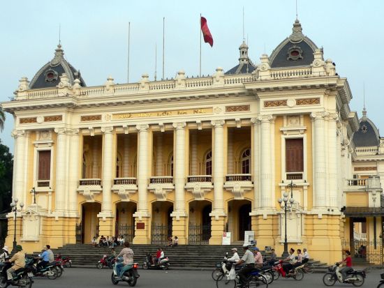 ハノイ半日観光ツアー　チャンクオック寺＆ホーチミン廟＆文廟 ＜英語ガイド＞
