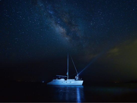 星空てぃんがーらクルーズ 大型クルーズ船で行く！三線ライブ＆海から見上げる星空ツアー＜星空ガイド／1ドリンク／石垣島＞